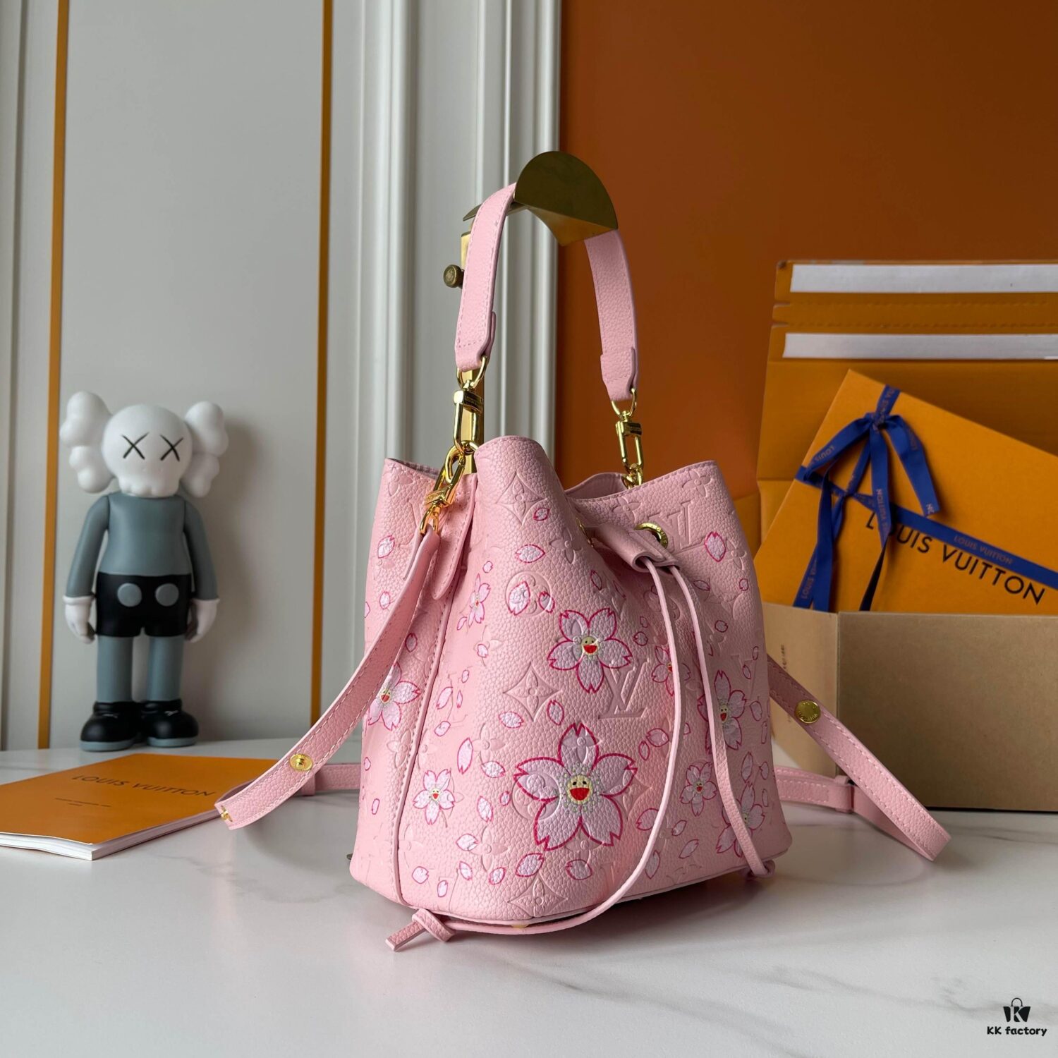 69306df66e68136f4d9a5578 Upgraded Version 170 M13676 M44021 NeoNoe BB Bucket Bag from Louis Vuitton × Takashi Murakami Reissue Collection