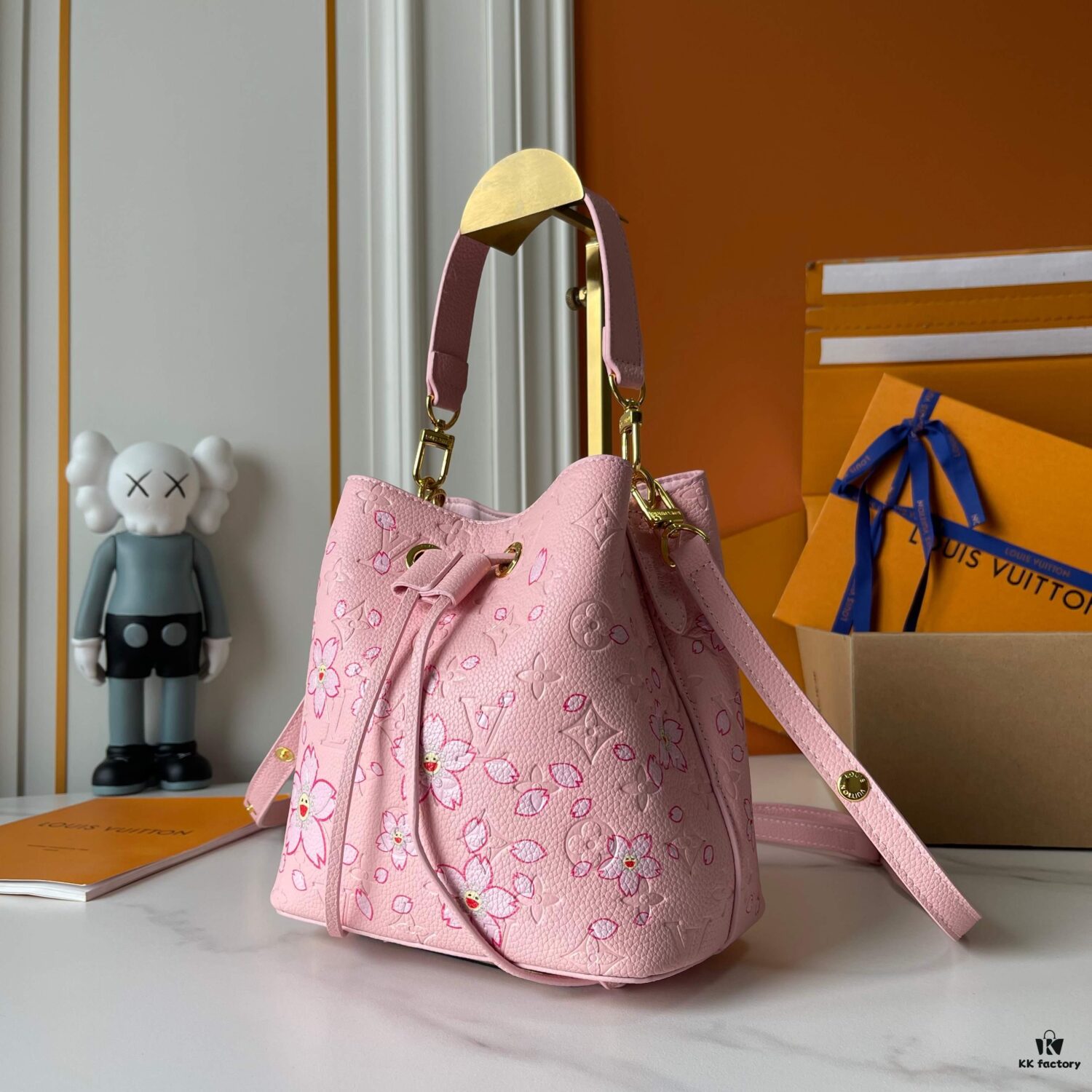 69306df86e68136f4d9a5579 Upgraded Version 170 M13676 M44021 NeoNoe BB Bucket Bag from Louis Vuitton × Takashi Murakami Reissue Collection
