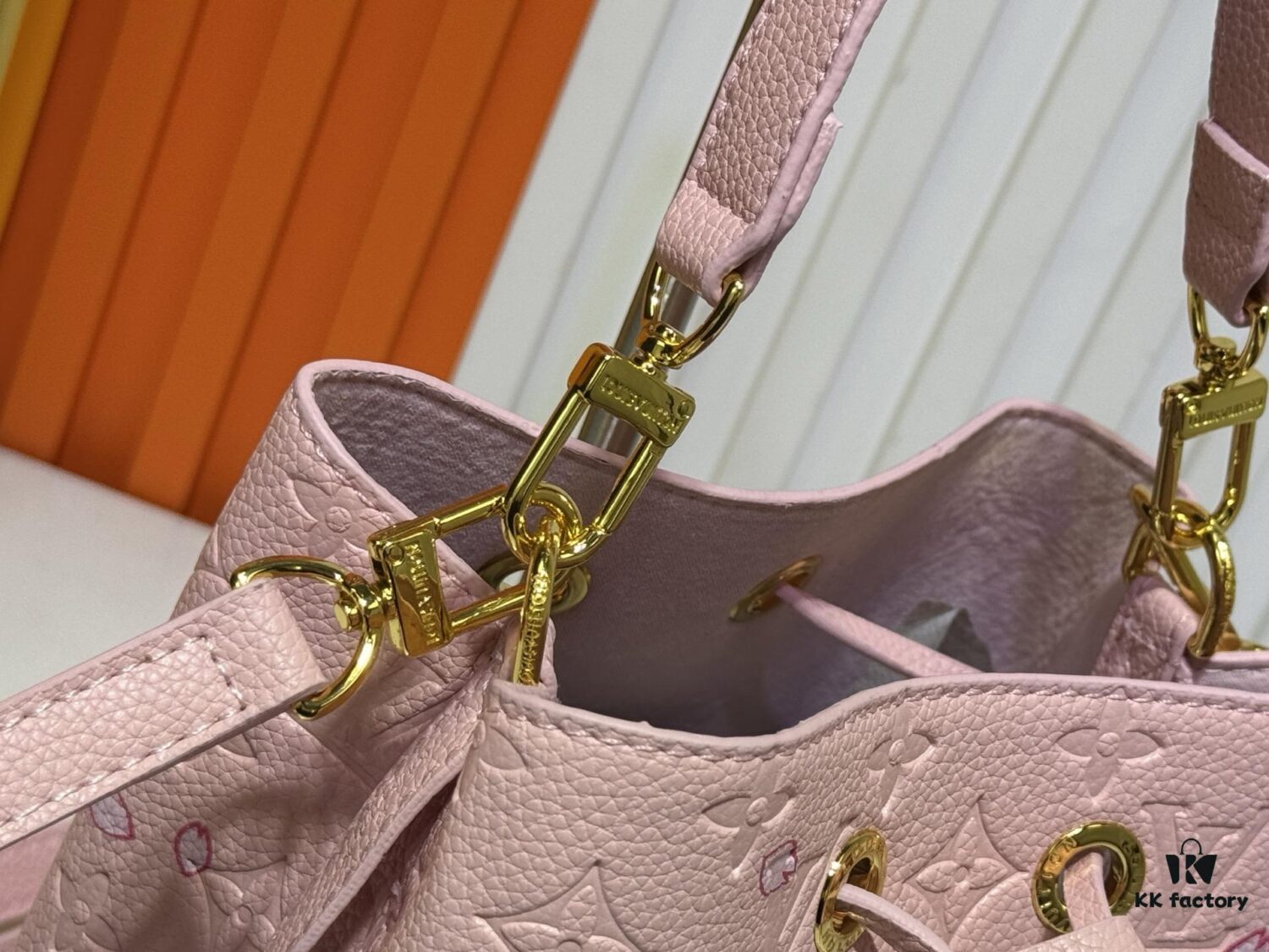 69306e276e68136f4d9a55b1 M13676 M44021 NeoNoe BB Bucket Bag from Louis Vuitton × Takashi Murakami Reissue Collection