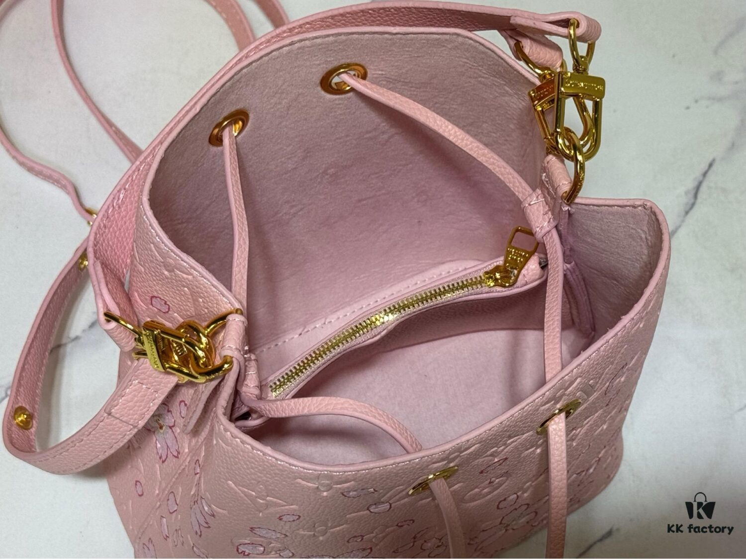 69306e296e68136f4d9a55b4 M13676 M44021 NeoNoe BB Bucket Bag from Louis Vuitton × Takashi Murakami Reissue Collection