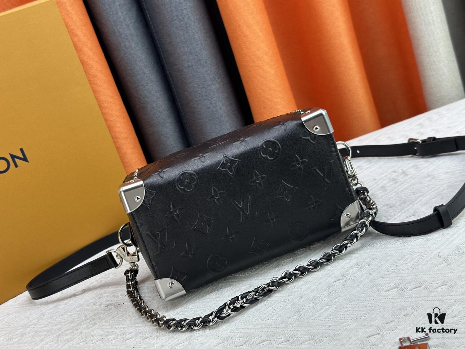 M13146 M14575 Speedy Trunk Handbag