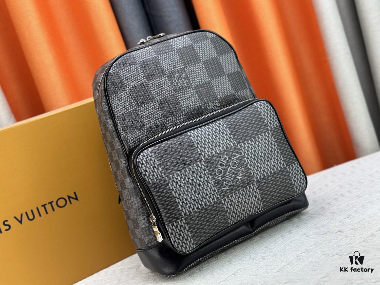 69306ec16e68136f4d9a5696 Model No.: M50009 Original Order Enhanced Version 💪【Exclusive Real Photography Background】💯 This Campus Backpack Features a Range of Damier Check Patterns in Flexible Coated Canvas, Exuding a Striking Contemporary Style. Zippered Compartments Offer Ample Storage Space, While the Handle and Adjustable Leather Shoulder Straps Allow for Multiple Carrying Options, Elegantly Expressing the Louis Vuitton Spirit. Dimensions: 30 x 39 x 13 cm (L x H x W)