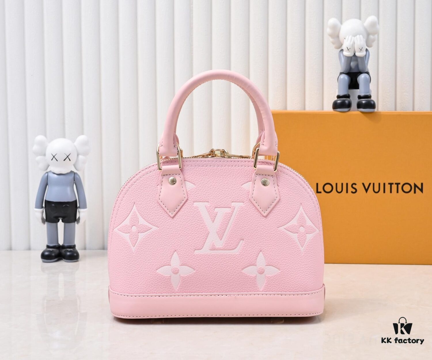 69306ef66e68136f4d9a56e7 Louis Vuitton Alma BB M53152 M13670 Signature Handbag