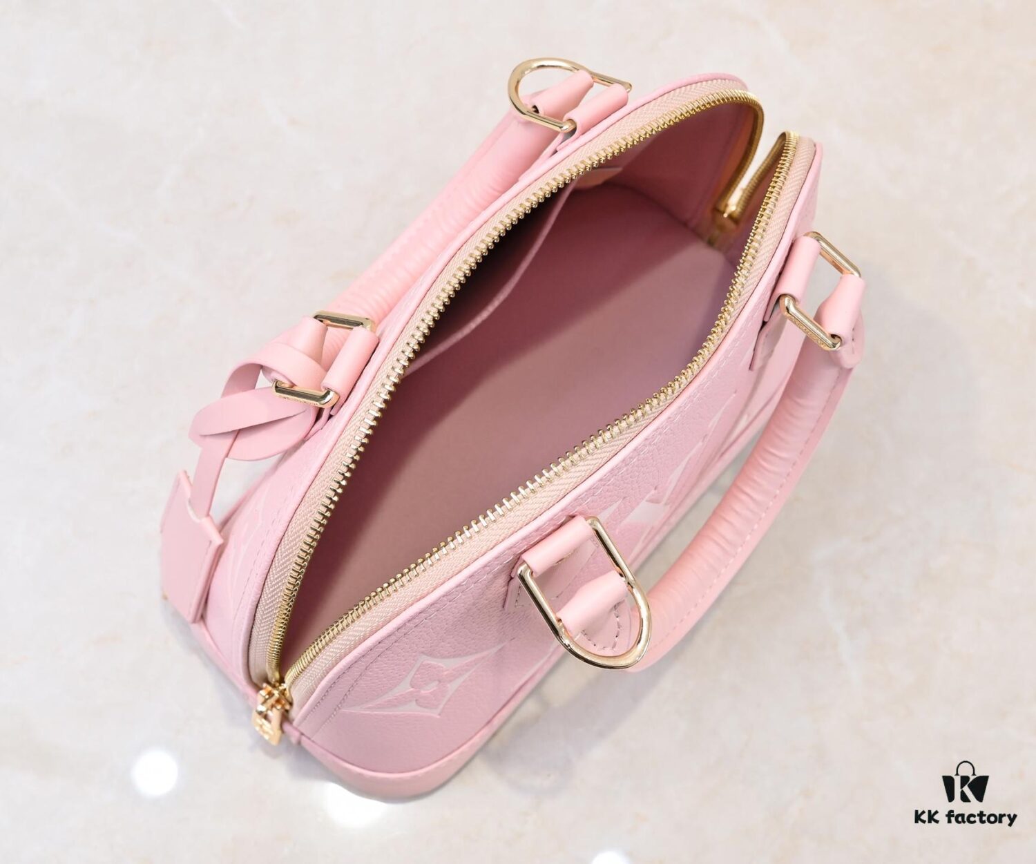 69306ef96e68136f4d9a56f0 Louis Vuitton Alma BB M53152 M13670 Signature Handbag