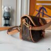 Upgraded Version [Real Photo, Own Background] (Quality Comparison) M14194 M83566 M83300 M45985 M83298 Baguette Bag Series, Details to Follow. White Tricolor