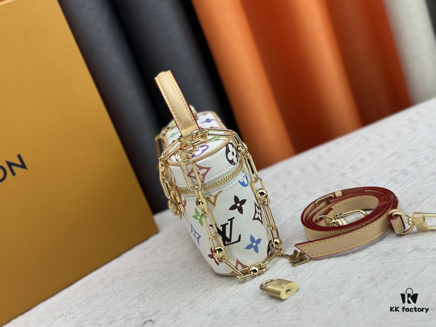 69306f696e68136f4d9a578e Official Latest Model, Authentic Craftsmanship, Real Photos - Vanity Pouch from Louis Vuitton x Takashi Murakami Reimagined Collection