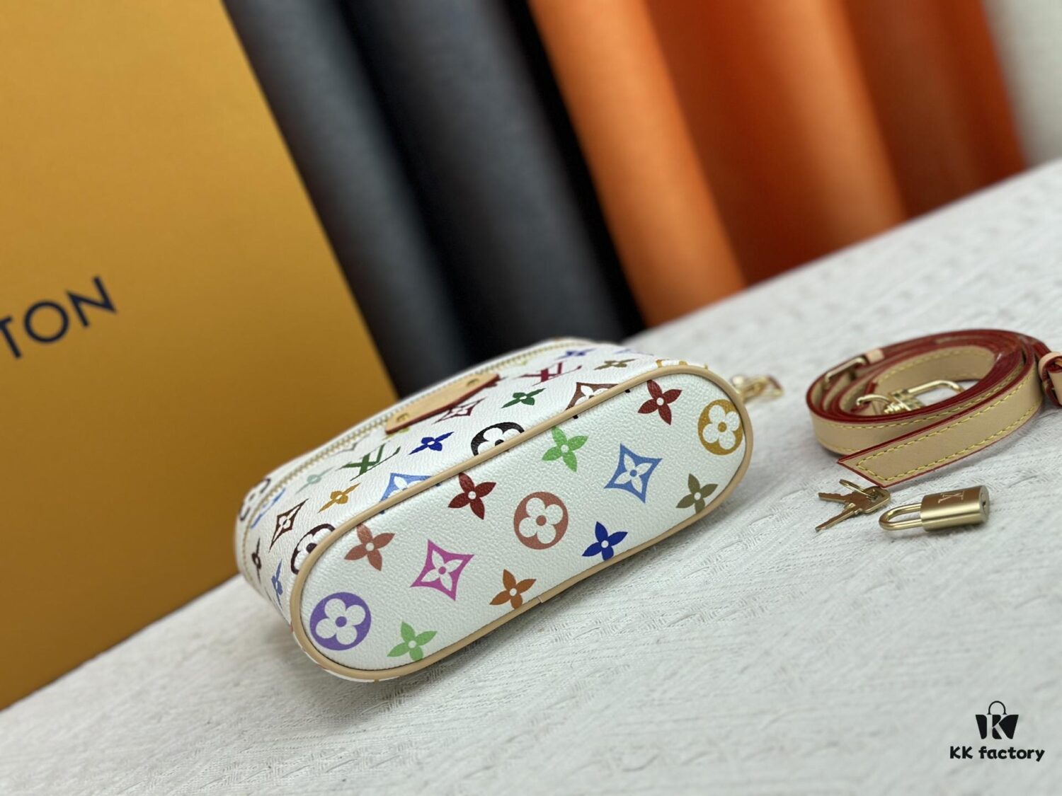 69306f6c6e68136f4d9a5792 Official Latest Model, Authentic Craftsmanship, Real Photos - Vanity Pouch from Louis Vuitton x Takashi Murakami Reimagined Collection
