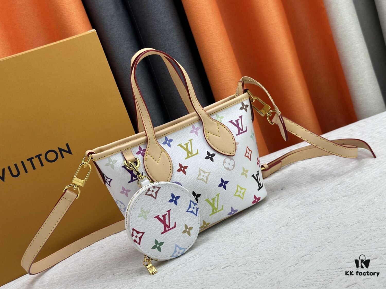 69306f756e68136f4d9a579f M46705 NEVERFULL BB Bag in White with Tricolor Design, Collaborated with Takashi Murakami