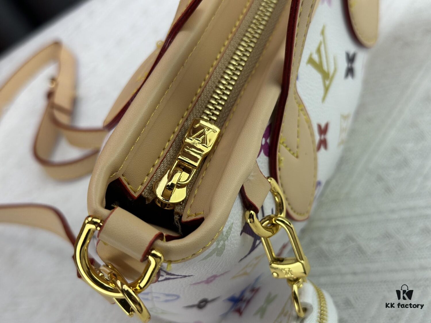 69306f796e68136f4d9a57a2 M46705 NEVERFULL BB Bag in White with Tricolor Design, Collaborated with Takashi Murakami