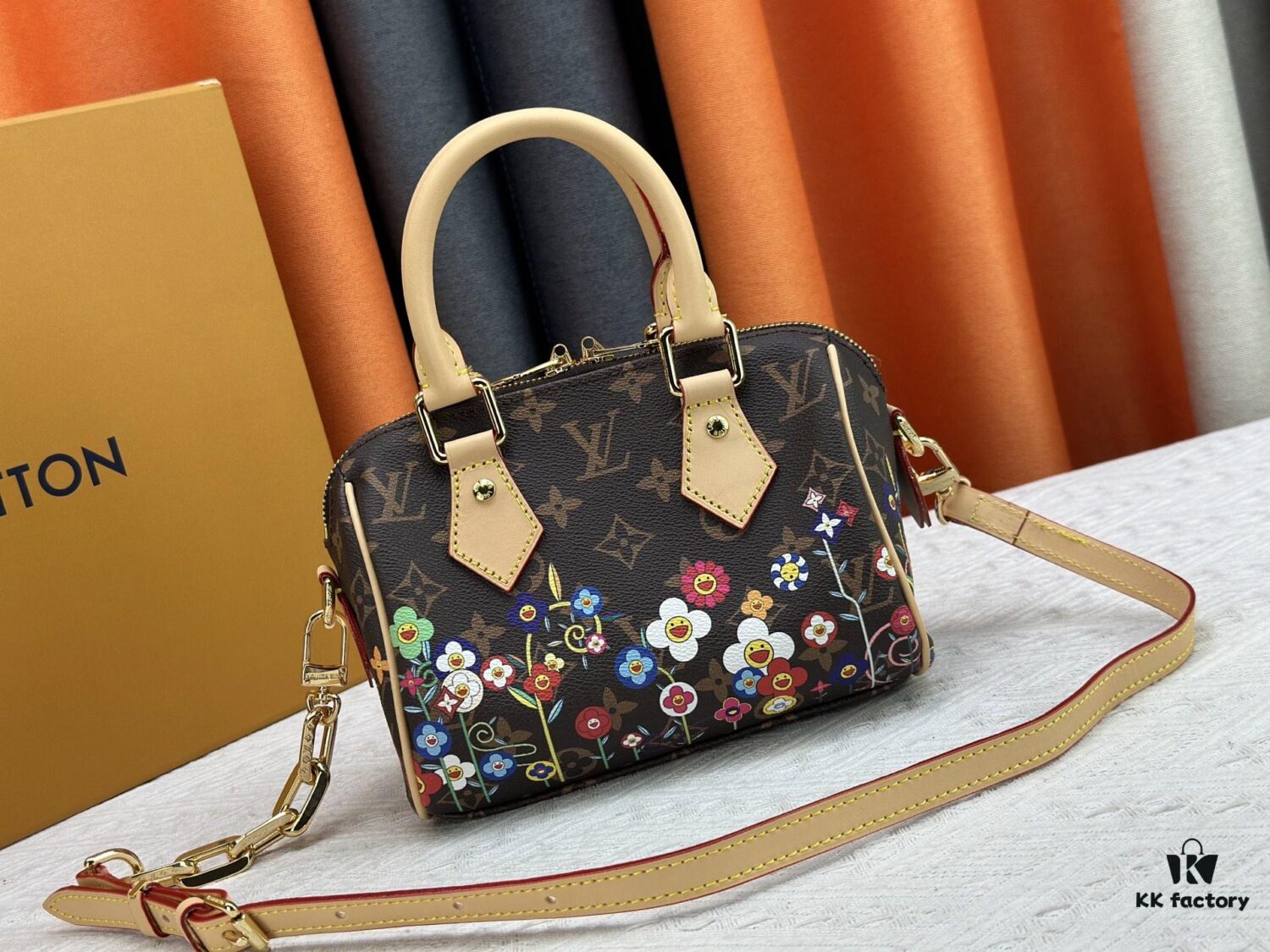 M45957.M58953 Color-Changing Yellow Leather