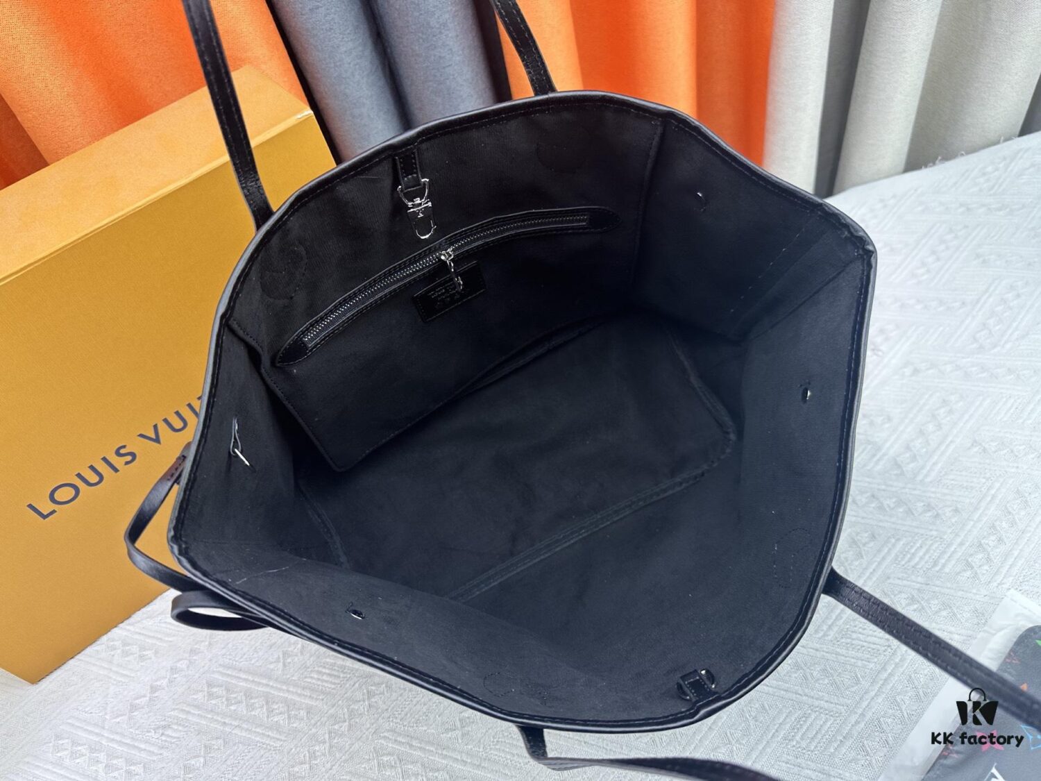 69306fb96e68136f4d9a57f6 Upgraded Original M13675 M13271 M40995 This Medium Neverfull Bag from Louis Vuitton x Takashi Murakami Re-Edition Collection