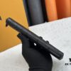 693070846e68136f4d9a593f Wallet New Arrival In Stock, M62900 M81384 Zippy Vertical Zip Wallet