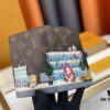 6930708d6e68136f4d9a5951 M 81634 👏👏 Vivienne Holidays 2022 Collection Passport Holder Celebrates Louis Vuitton's Travel Spirit