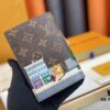 6930708d6e68136f4d9a5952 M 81634 👏👏 Vivienne Holidays 2022 Collection Passport Holder Celebrates Louis Vuitton's Travel Spirit