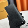 693070c76e68136f4d9a59c4 Wallet Model: N62665 Ink Waterwave Black M63513 Louis Vuitton Classic Brazza Wallet