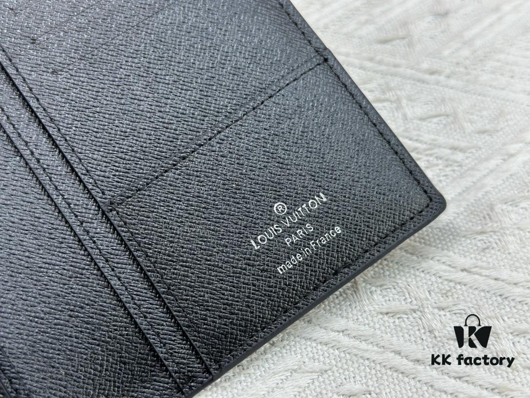 693070ca6e68136f4d9a59c9 Wallet Model: N62665 Ink Waterwave Black M63513 Louis Vuitton Classic Brazza Wallet