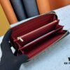 693070e56e68136f4d9a5a0a Wallet M60017 Dog