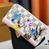 693070e76e68136f4d9a5a0c M60017 White Grid Bird Wallet