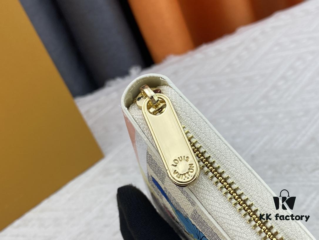 693070e86e68136f4d9a5a10 M60017 White Grid Bird Wallet