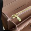 693070e96e68136f4d9a5a12 M60017 White Grid Bird Wallet