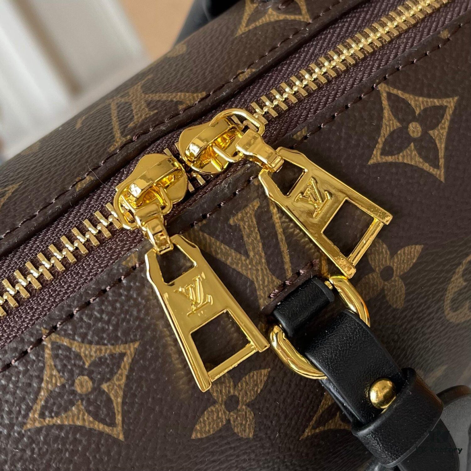 6930711d6e68136f4d9a5a78 Upgraded Version 160... Premium Quality Original Edition 🦋🦋 M45571 Black / M45531 Pink M56319 M45392 M56319 Petite Malle Souple Handbag