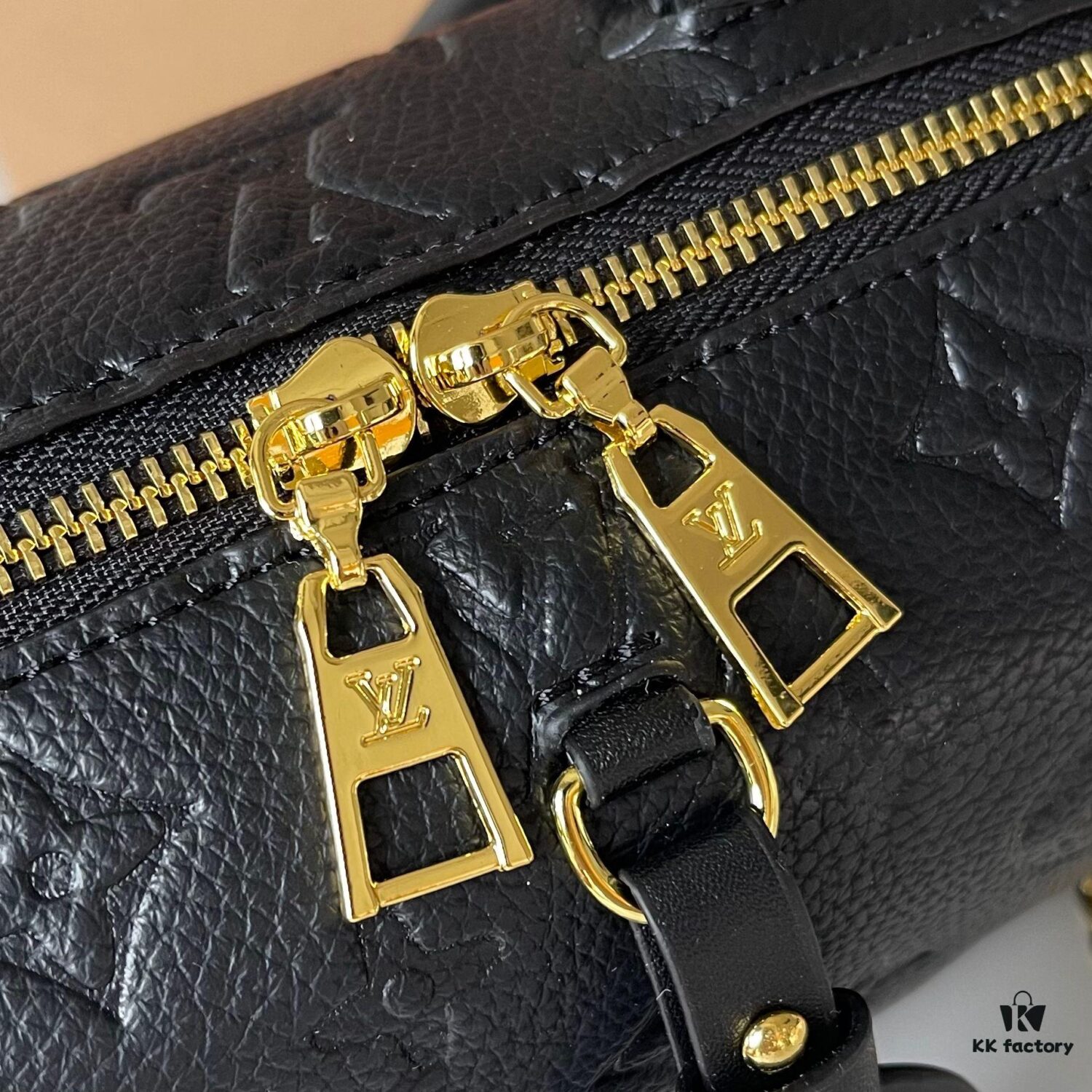 693071256e68136f4d9a5a8b Upgraded Version 160... Premium Quality Original Edition 🦋🦋 M45571 Black / M45531 Pink M56319 M45392 M56319 Petite Malle Souple Handbag