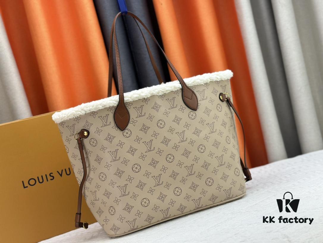 693071496e68136f4d9a5ad4 Lambswool, M40995 Medium Shopping Bag 💋💋 Louis Vuitton New Neverfull Redefines the Classic Handbag