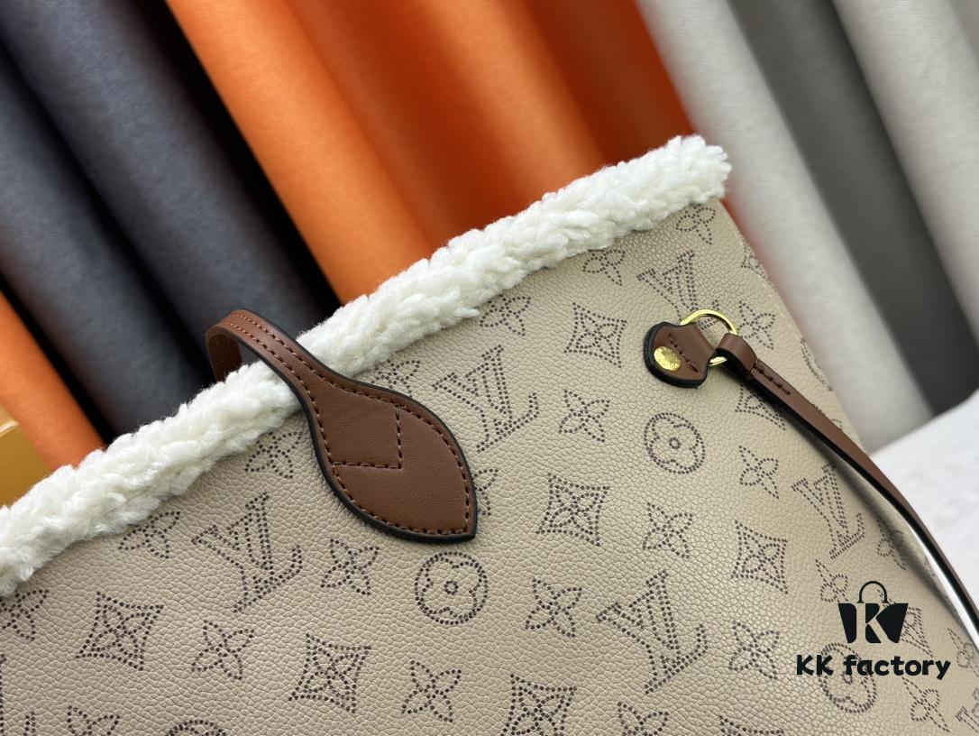 6930714d6e68136f4d9a5adb Lambswool, M40995 Medium Shopping Bag 💋💋 Louis Vuitton New Neverfull Redefines the Classic Handbag