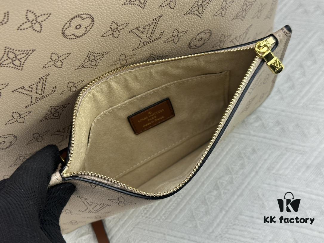 6930714d6e68136f4d9a5add Lambswool, M40995 Medium Shopping Bag 💋💋 Louis Vuitton New Neverfull Redefines the Classic Handbag