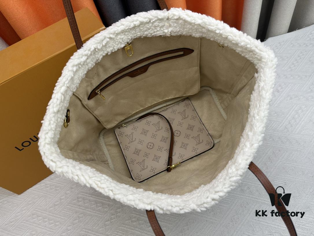 6930714e6e68136f4d9a5ade Lambswool, M40995 Medium Shopping Bag 💋💋 Louis Vuitton New Neverfull Redefines the Classic Handbag