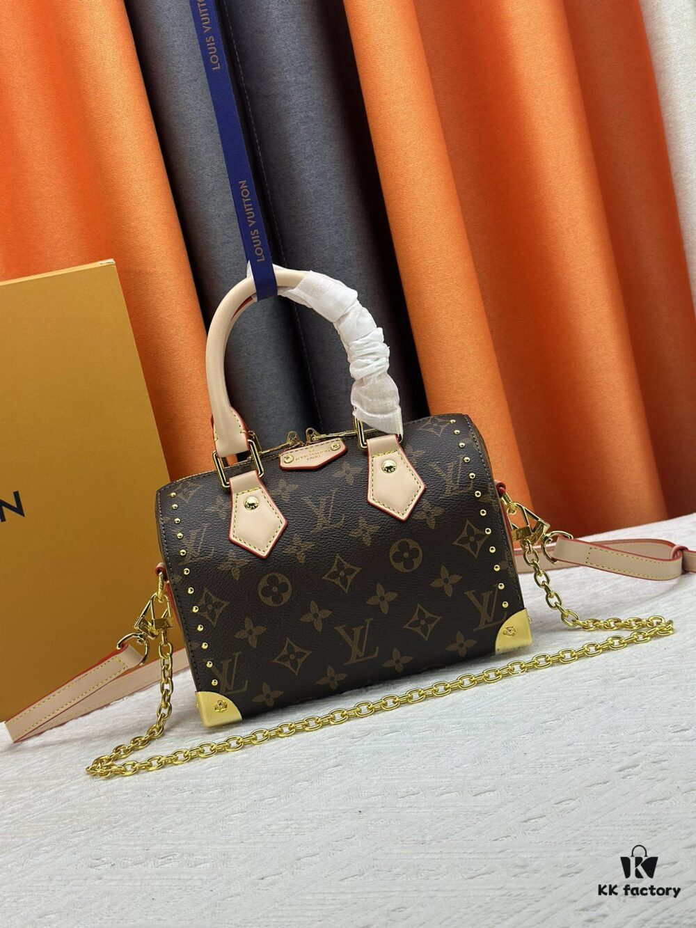 693071646e68136f4d9a5b10 M13146 Speedy Trunk Handbag