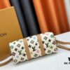 693071676e68136f4d9a5b17 M24849 White Color Black Color Pillow Bag