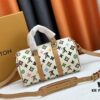 693071676e68136f4d9a5b18 M24849 White Color Black Color Pillow Bag