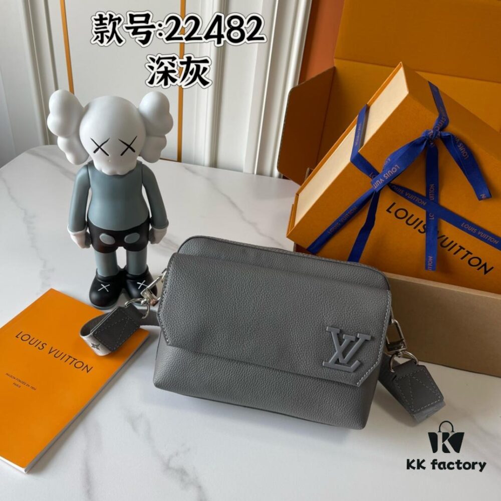 693071d36e68136f4d9a5bfc Upgraded 190 M22482 M22611 Latest Fastline Messenger Bag in Soft Cowhide Leather