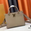693071f86e68136f4d9a5c4f M22311 Black M23637 Beige Top-Quality Original Order This Lock & Go Handbag Expresses Contemporary Style Through Fashion-Forward Design and Refined Details