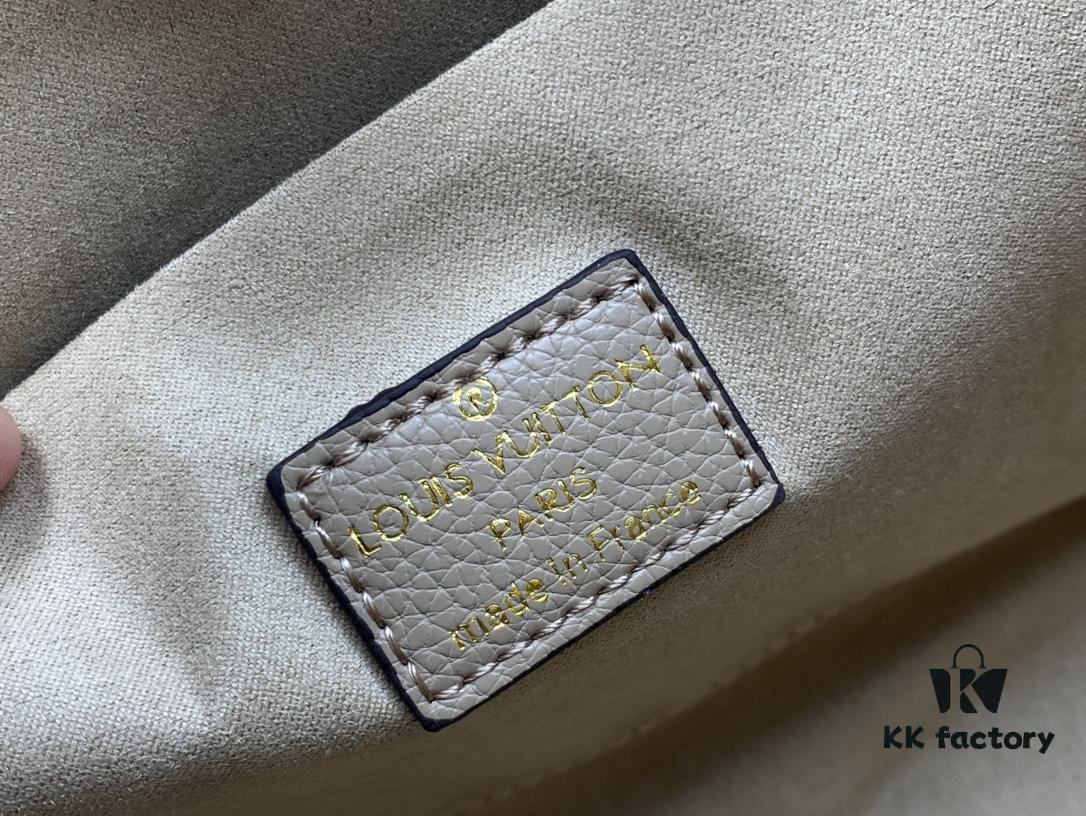 693071fb6e68136f4d9a5c54 M22311 Black M23637 Beige Top-Quality Original Order This Lock & Go Handbag Expresses Contemporary Style Through Fashion-Forward Design and Refined Details