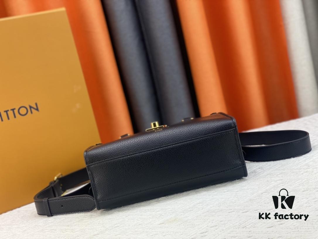 693071fd6e68136f4d9a5c5a M22311 Black M23637 Beige Top-Quality Original Surplus Lock & Go Handbag