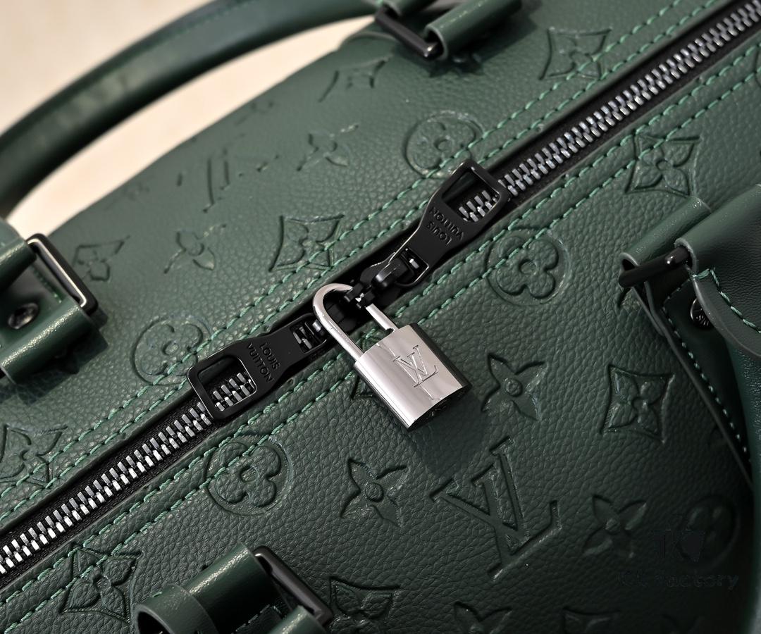 693072206e68136f4d9a5caf Guangzhou Batch Upgraded Original Version Model 24440 Green Embossed 41416 Keepall Bandoulière Travel Bag