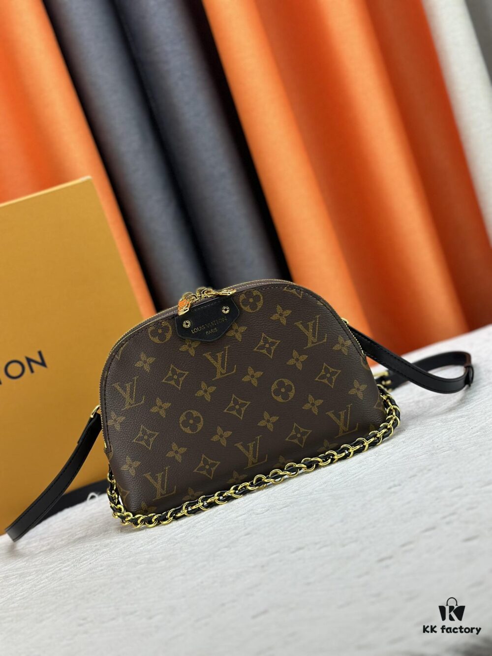 693072656e68136f4d9a5d3f M12996 LV Half-Moon Dual-Zip Handbag