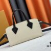 Model M11791 Louis Vuitton 2024 Fall/Winter Women's Handbag