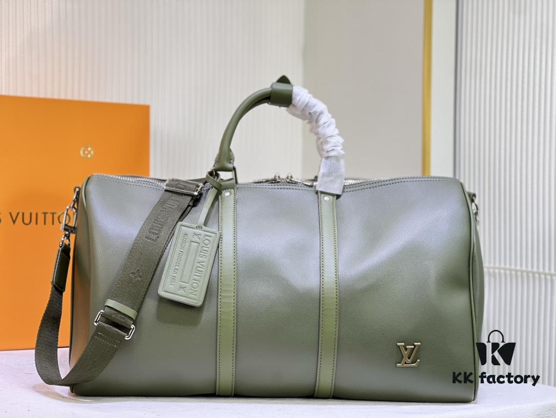 693072966e68136f4d9a5da1 This Keepall travel bag is crafted from LV Aerogram cowhide leather, showcasing a classic silhouette that highlights Louis Vuitton's exceptional leather craftsmanship. Leather labels and jacquard woven shoulder straps pay tribute to the brand's travel heritage, while the carry-on size makes it ideal for weekend getaways.
