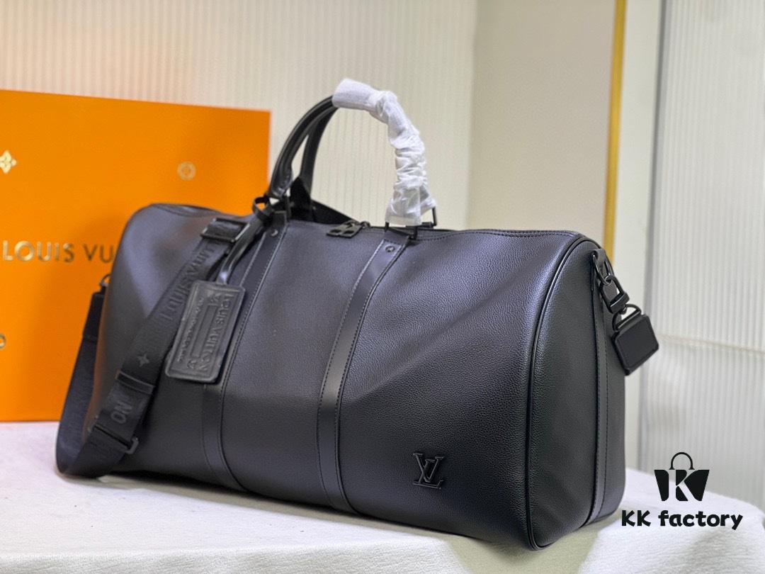 6930729c6e68136f4d9a5dad This Keepall travel bag is crafted from LV Aerogram cowhide leather, showcasing the iconic silhouette and Louis Vuitton's exceptional leather craftsmanship. The leather label and jacquard shoulder strap pay tribute to the brand's travel heritage, while the carry-on size makes it perfect for weekend getaways.
