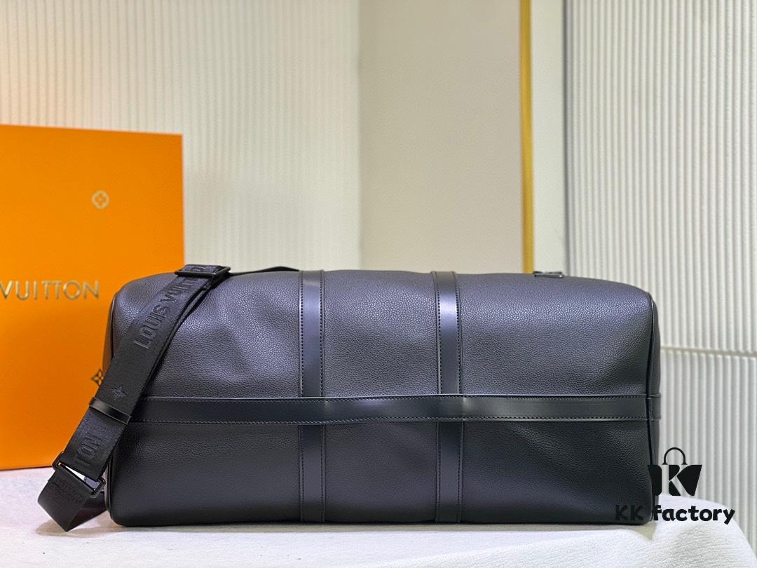 6930729e6e68136f4d9a5db2 This Keepall travel bag is crafted from LV Aerogram cowhide leather, showcasing the iconic silhouette and Louis Vuitton's exceptional leather craftsmanship. The leather label and jacquard shoulder strap pay tribute to the brand's travel heritage, while the carry-on size makes it perfect for weekend getaways.