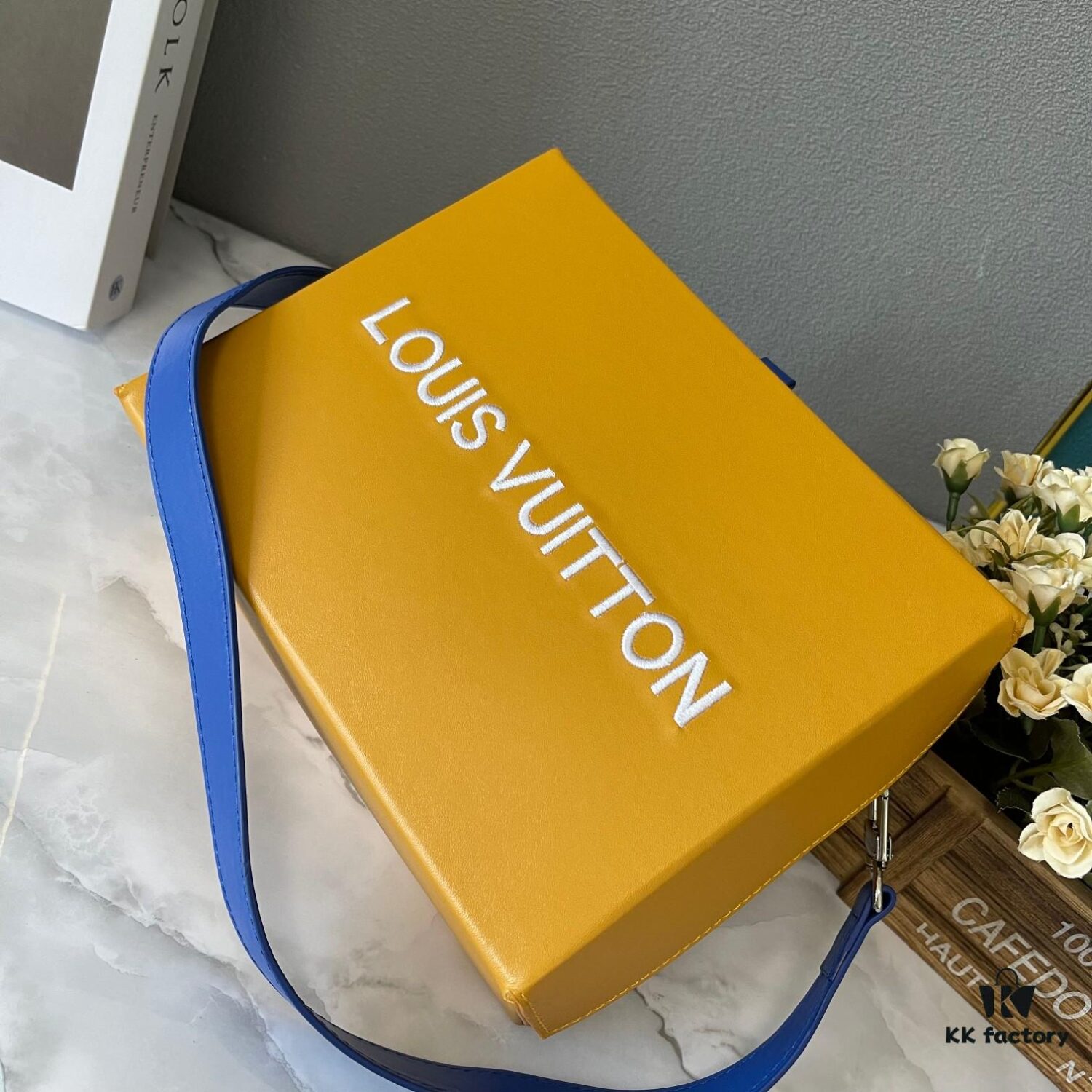 693072e26e68136f4d9a5e29 Upgraded Version Original 190 M24455 Blue Green Yellow Medium Shopper Handbag