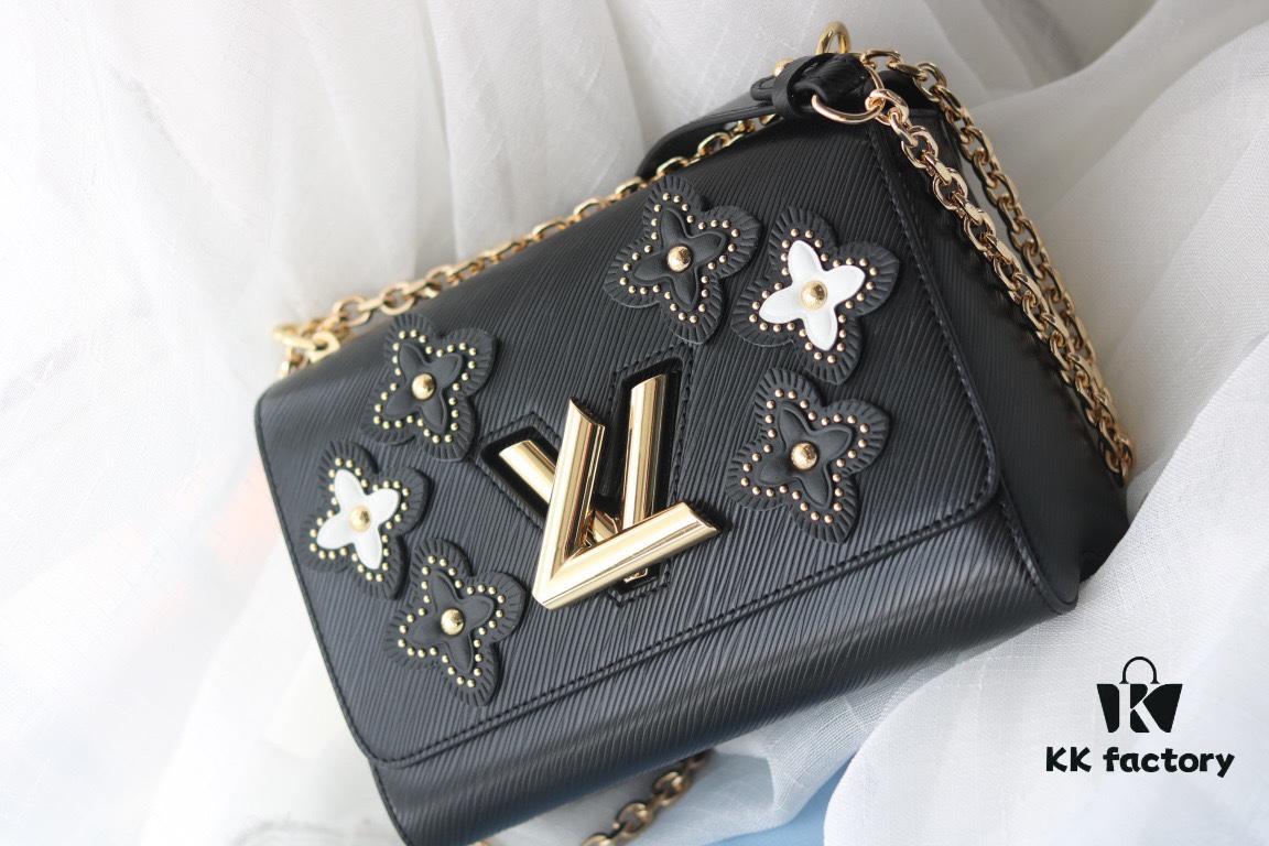 New Arrival [Rose] Top-Quality Authentic Version [Rose]... Even More Beautiful in Real Life [Kiss][Kiss] LV's Hottest Twist Denim Medium Bag Now Available 💃
