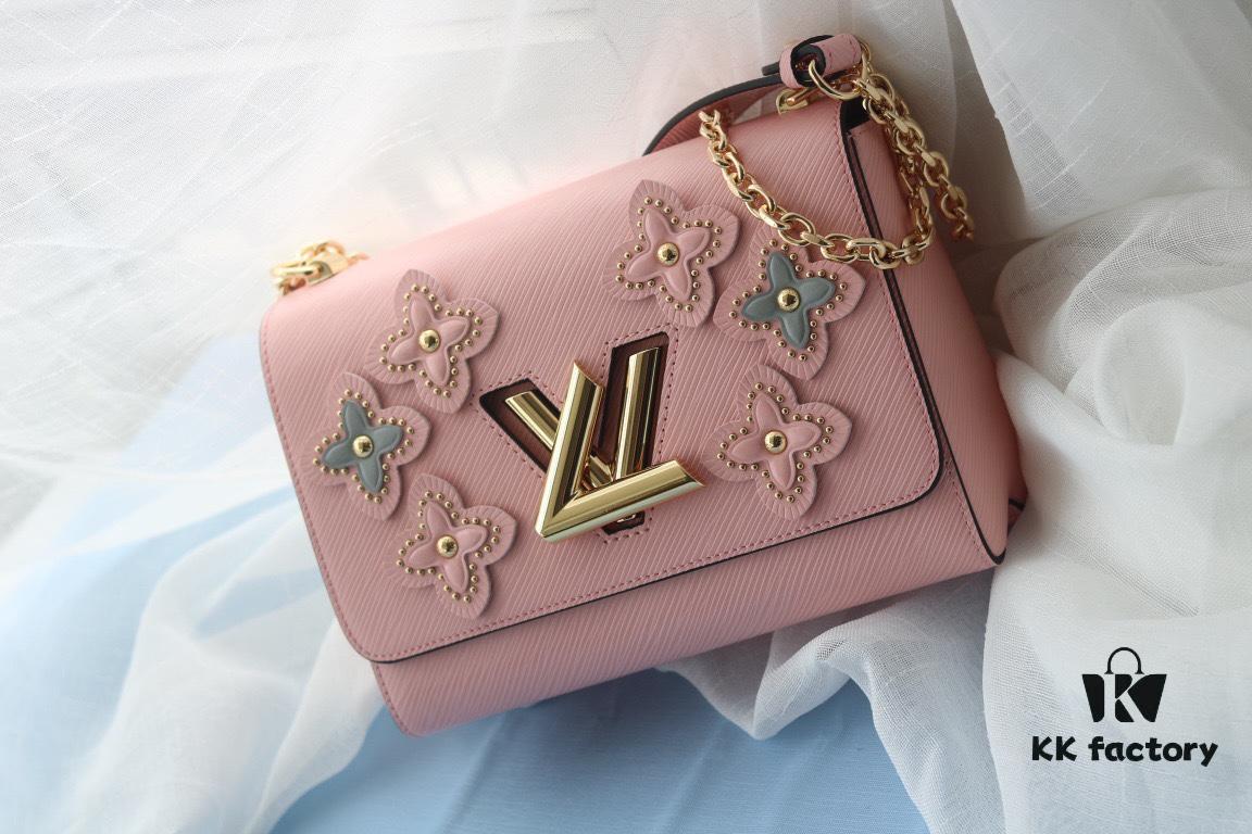 New Arrival [Rose] Top Quality Original Version [Rose]... Even More Beautiful in Real Life [Kiss][Kiss] LV's Hottest Twist Denim Medium Bag Now Available 💃