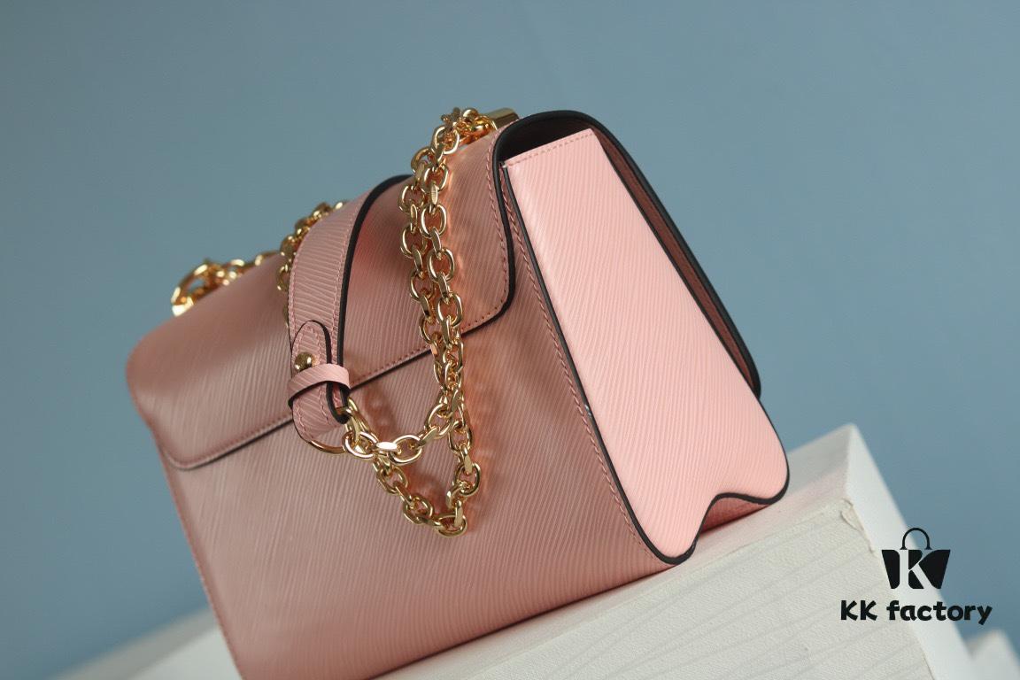 New Arrival [Rose] Top Quality Original Version [Rose]... Even More Beautiful in Real Life [Kiss][Kiss] LV's Hottest Twist Denim Medium Bag Now Available 💃
