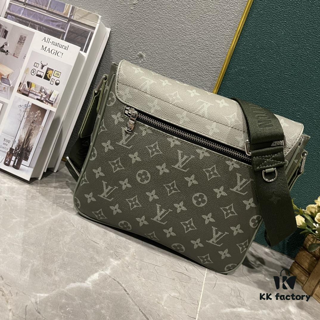 693073096e68136f4d9a5e77 Upgraded Version 180 M11593 M46255 Gradient Green Gradient Blue Exclusive Men's Free Shipping Crossbody Bag District Mini Crossbody Bag