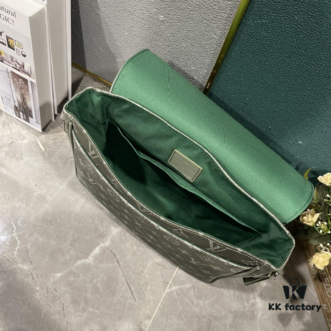 6930730b6e68136f4d9a5e7b Upgraded Version 180 M11593 M46255 Gradient Green Gradient Blue Exclusive Men's Free Shipping Crossbody Bag District Mini Crossbody Bag