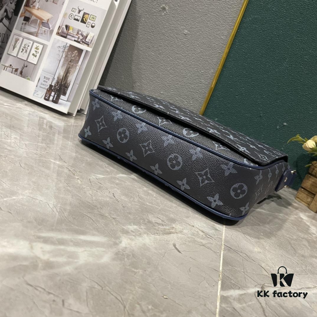 Upgraded Version 180 M11593 M46255 Gradient Green Gradient Blue Exclusive Men's Free Shipping Sling Bag Series DISTRICT Small Sling Bag